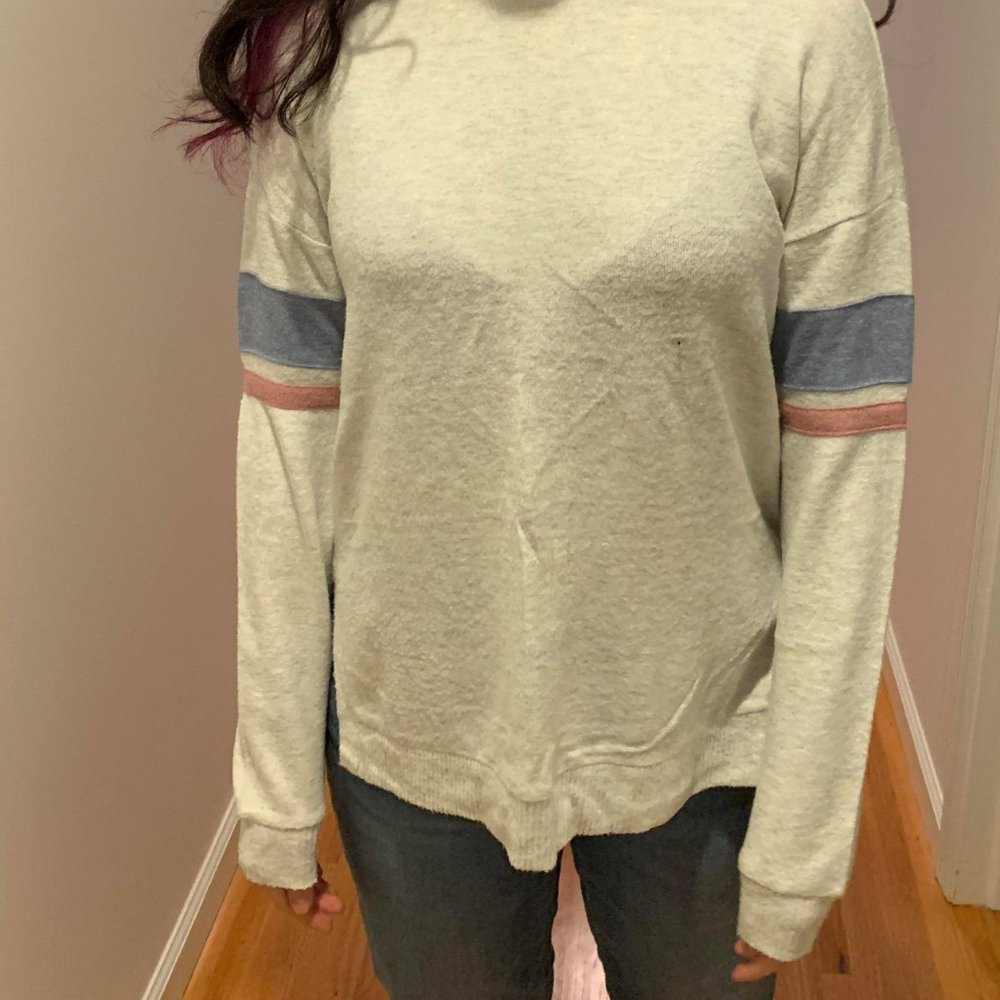light sweater with stripes and side slit